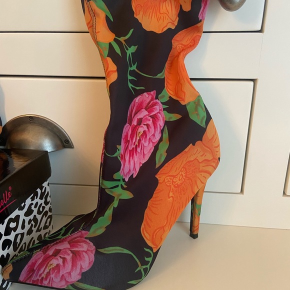 Sock boots. Brand new. Never worn - Picture 3 of 3